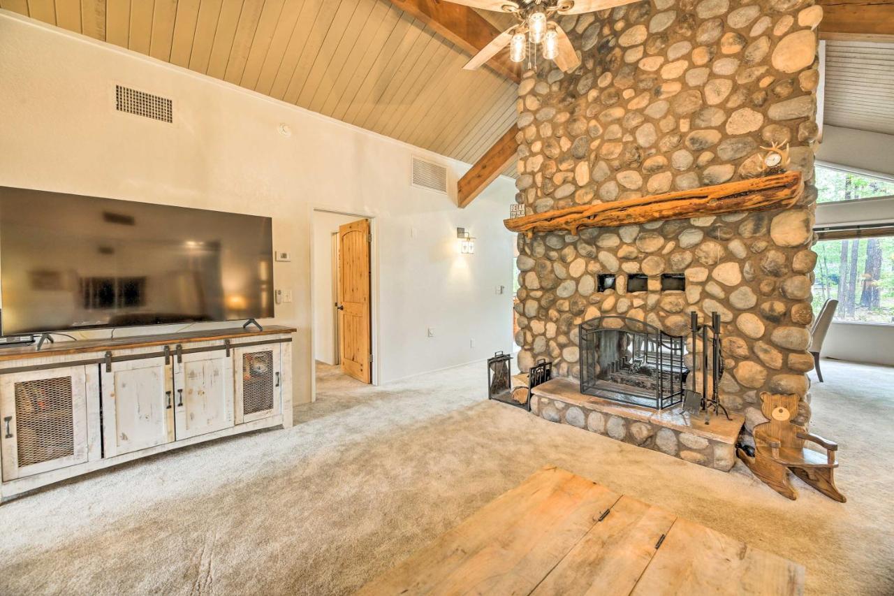 Lush Pinetop Retreat With Large Deck And Wooded Yard! Eksteriør bilde